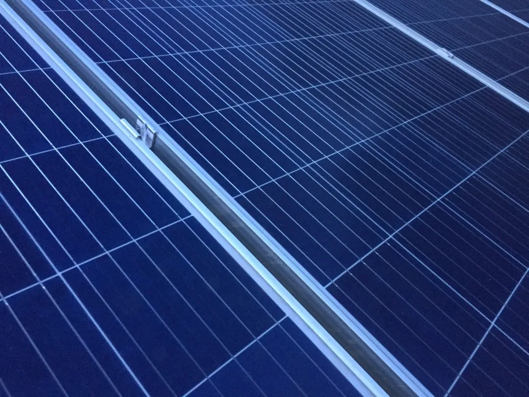 厨具餐具材质对比：不锈钢与陶瓷在商用场景中的性能分析