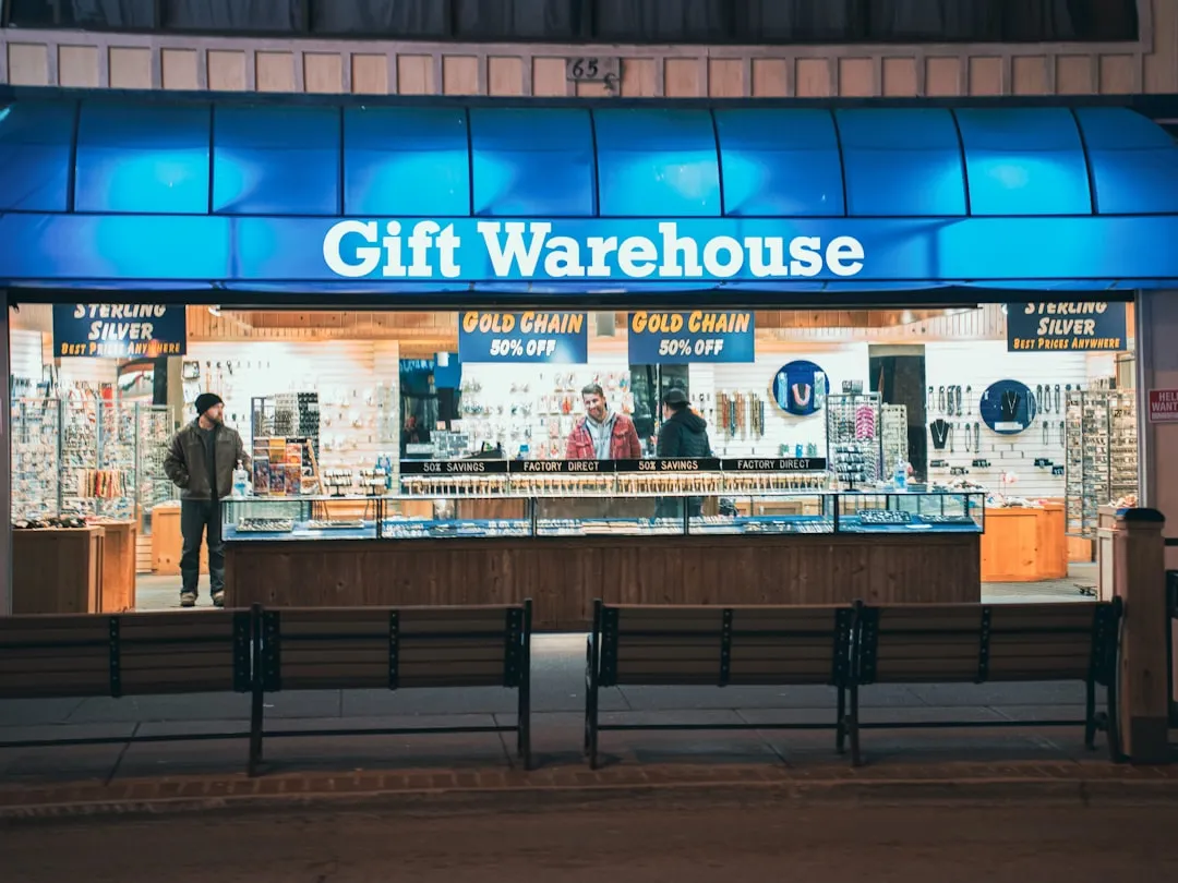 家居用品选购指南：厨房餐具与清洁用品的搭配方案
